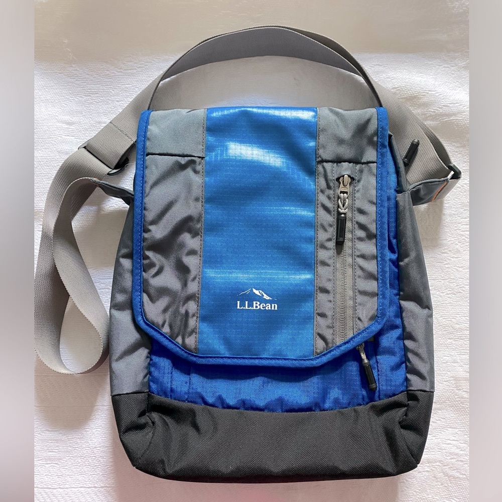 LL BEAN. Never used. Small messenger bag.